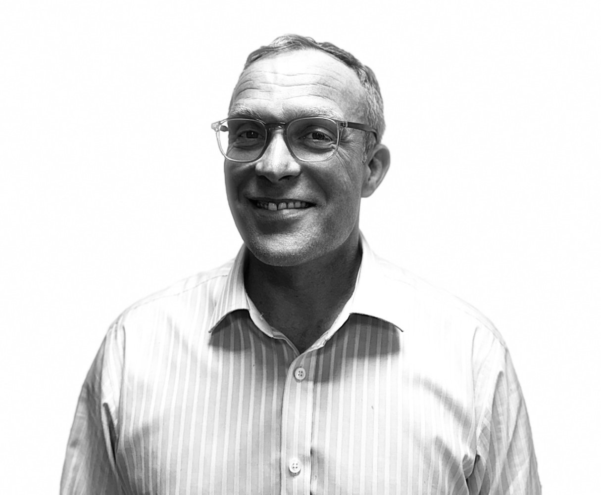 Adam flowers head and shoulders